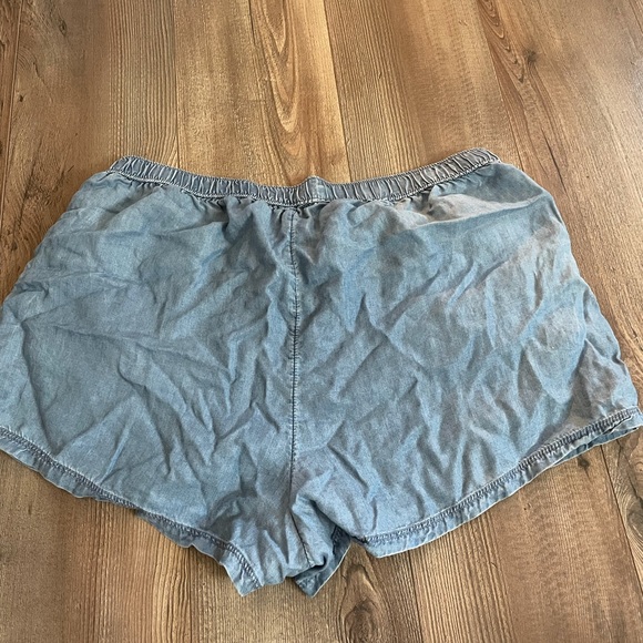 Aerie Shorts - Picture 2 of 3